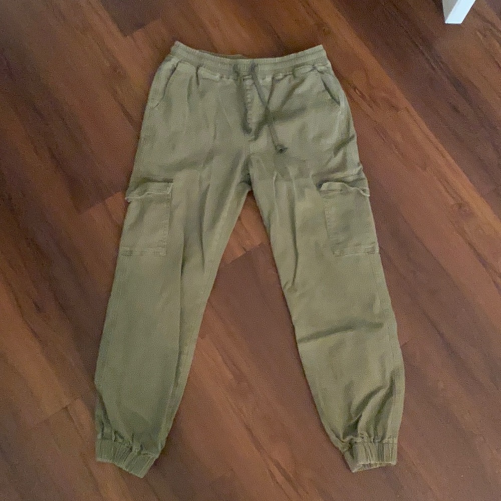 Forever 21 Army Green Cargo Pants/ Joggers w/ tags - Size 27